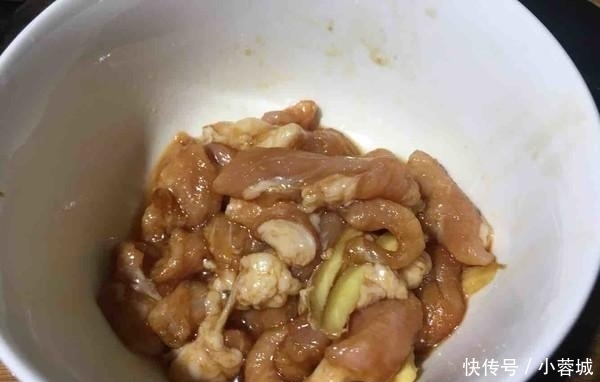 春天来了，这是“小人参”，孩子常吃不生病，个子还能长得快