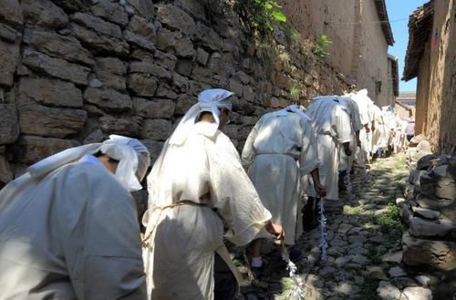 科学|除“葬礼”外,这4个场合也别带孩子去,并非迷信,有科学依据的