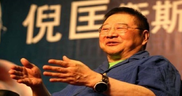 丁春秋&金庸去欧洲出差,倪匡代笔,于是《天龙八部》出现诸多诡异情节