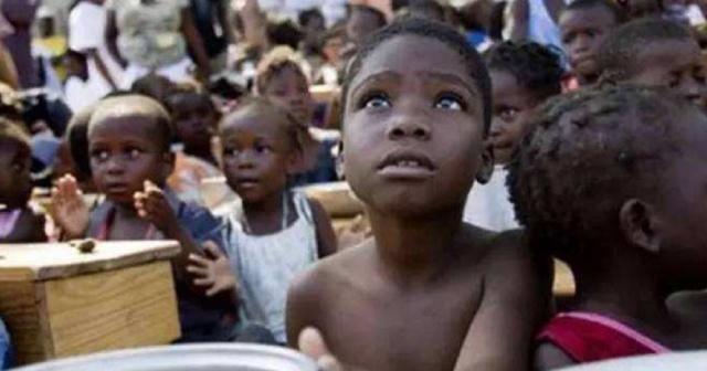 非洲|还记得6年前，在路边讨水喝的非洲小男孩吗？被收养后现状如何？
