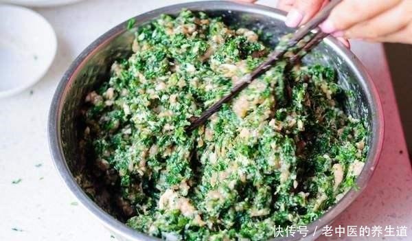 饺子|调肉馅时,只会放油可不行,掌握3点窍门,饺子鲜嫩多汁,香