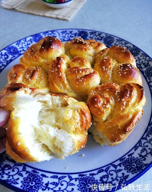 面包新做法,不揉手套膜,简单快速,外酥里软,人人都会做的面包