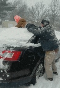 |搞笑GIF:都建功立业了,还是改不掉看见妹子就想抱的冲动