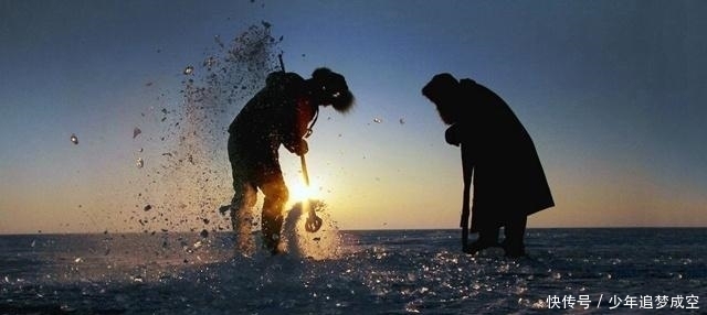 短裙|世界抗冻的4个地区,日本女生穿短裙过冬,俄罗斯女人看后也认怂