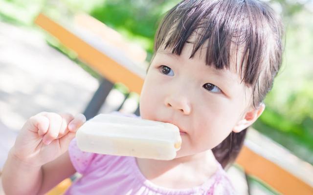 自私|两个孩子落水，爸爸先救自己孩子被骂自私，霸气回怼让人哑口无言