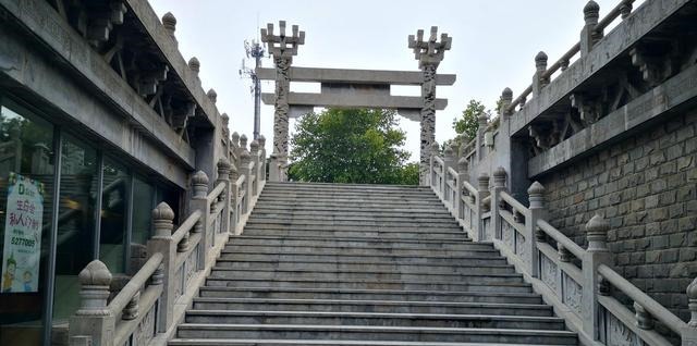 龙门石窟|邢台奉先寺，建在墙壁上的寺庙，古朴典雅唐风唐韵！