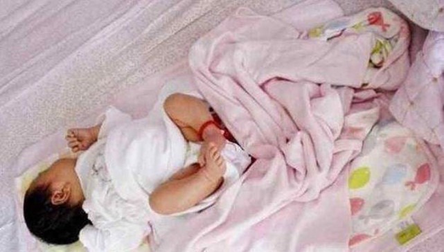 喂奶|1-6个月宝宝的育儿难点,记住6个“关键词”,附详细养护建议