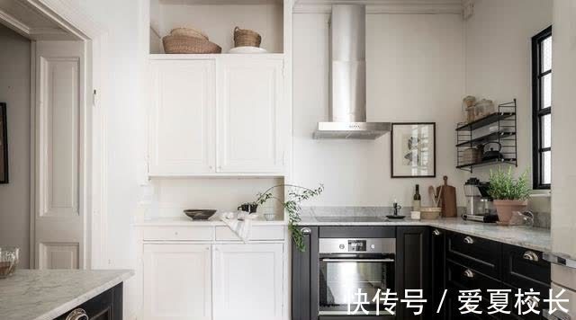 阳台|北京38岁小姐姐的独居生活,34小屋,床直接设计在阳台了