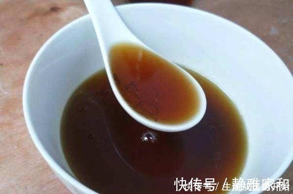 平哥|什么花生壳、柳树皮都不如这“2种肥”，盆里埋一点，养啥都爆盆！