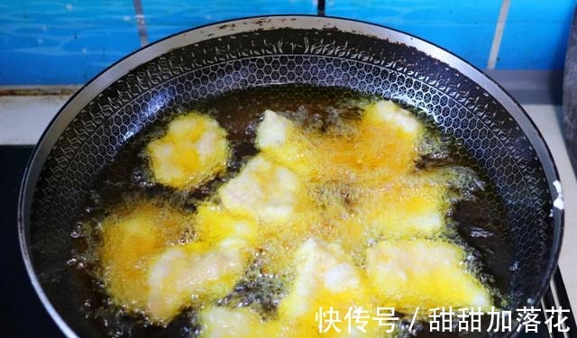 肉片|休息日做上一道锅包肉，酸甜可口，酥脆软嫩，吃上一口幸福感爆棚！