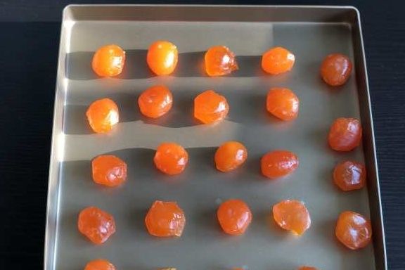 告诉你蛋黄酥究竟用什么油才能酥掉渣，油面比例多少才能不破酥！