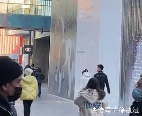 国乒女队|丁宁恋情曝光!和神秘男牵手逛街,球迷哭了:像自家女儿出嫁了