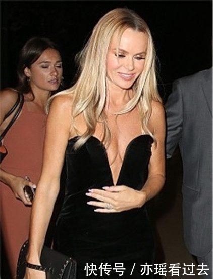 霍尔顿 英国达人评委:阿曼达霍尔顿