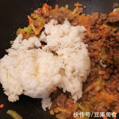 零失败香喷喷吃不够的牛肉饭，大厨原来这么好当