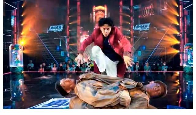 kenken|《街舞4》:淘汰日本编舞师,敲打黄潇,张艺兴做出正确选择