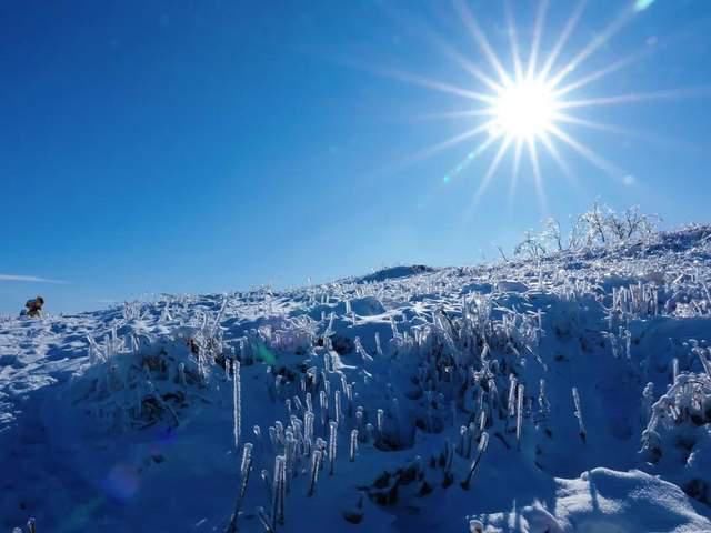 云海|冰雪相伴的日出云海，仙境也不过如此