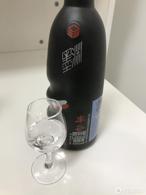  众多居家自饮的白酒选择中，一起来了解四款平民价位的光瓶口粮酒