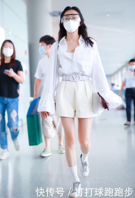 初秋衬衫穿不出新意试试这样搭,造型会更出众