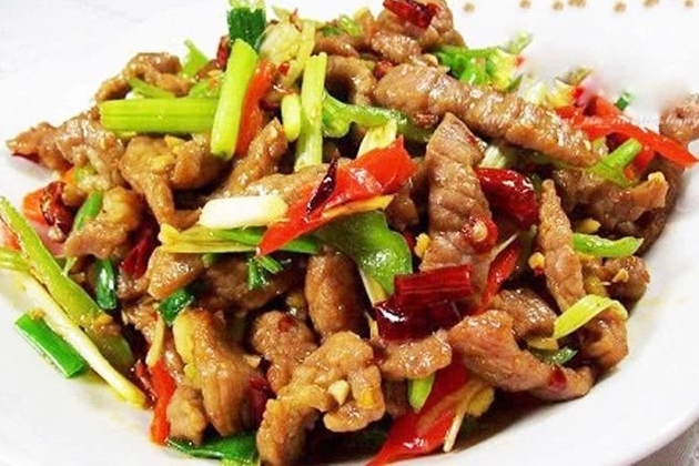 几道下饭菜，特别鲜香入味，好吃到停不下来，米饭又要遭殃了