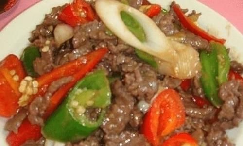 炒猪肉、牛肉时，聪明人从不用“淀粉”腌制，牢记1步，又嫩又入味