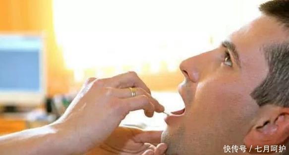 上看|以为是慢性咽炎,但查出食道癌!在症状上看,到底有何区别?