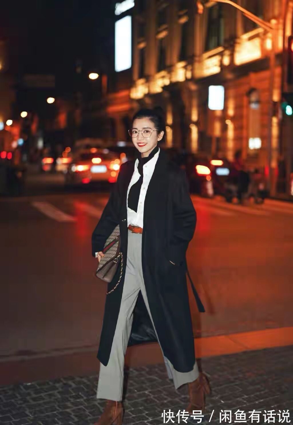 裙子|穿大衣别跟风配裙子了,搭这4种“裤子”更实用,中年女人也适合