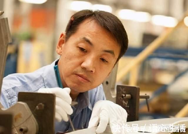 “工匠精神”的高大上，匹配不上技工底薪，情懷只能被現(xiàn)實打敗