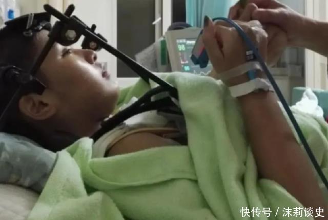 失败者|4年前，27岁海归女硕士，因一场车祸成高位截瘫，如今成时尚博主