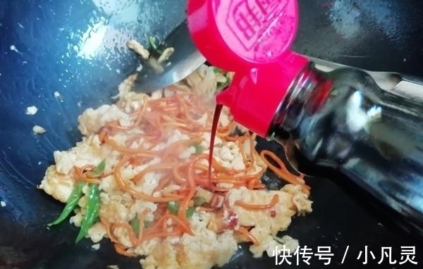 宝宝们|西红柿别再炒蛋了，鸡蛋这样炒，没上桌就抢光，好多人有钱买不到