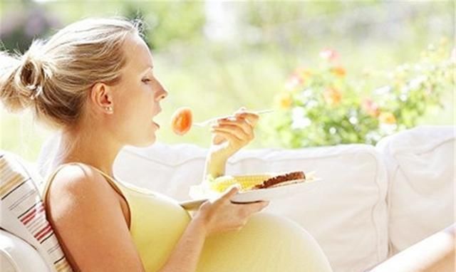 孕妇|怀孕后变嘴馋，是否为胎儿生长需要？馋归馋，有四种零食要少吃