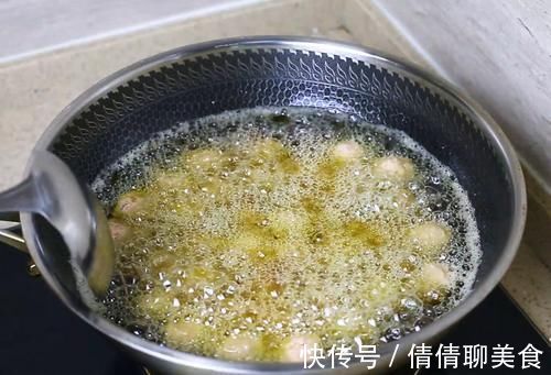 谨记|炸猪肉丸子时，谨记“2不放、加3样”丸子外焦里嫩，放凉也不硬
