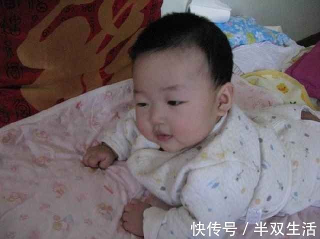 微笑|宝宝的这4个行为出现越早,说明大脑发育越不错,中了就先恭喜了