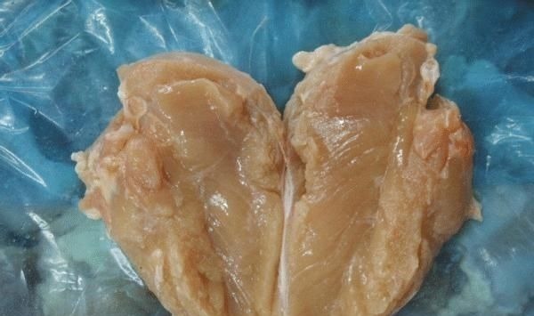 买鸡胸肉时，聪明人不买这4种，很多人不懂，老板都夸你是行家