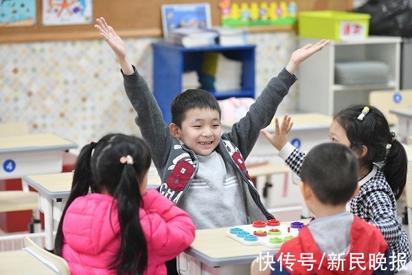 孙中钦|“加油”“我赢了”“再来一次”……四点半后，小学校园飞出阵阵欢笑