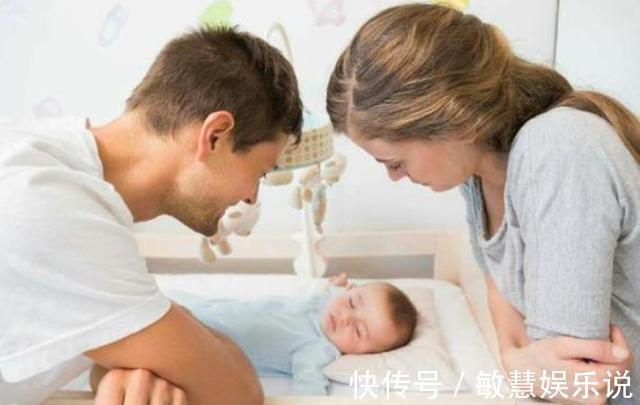 喝奶|为什么母乳喂养的宝宝夜里老醒,喝奶粉宝宝能睡到天亮?原因暖心