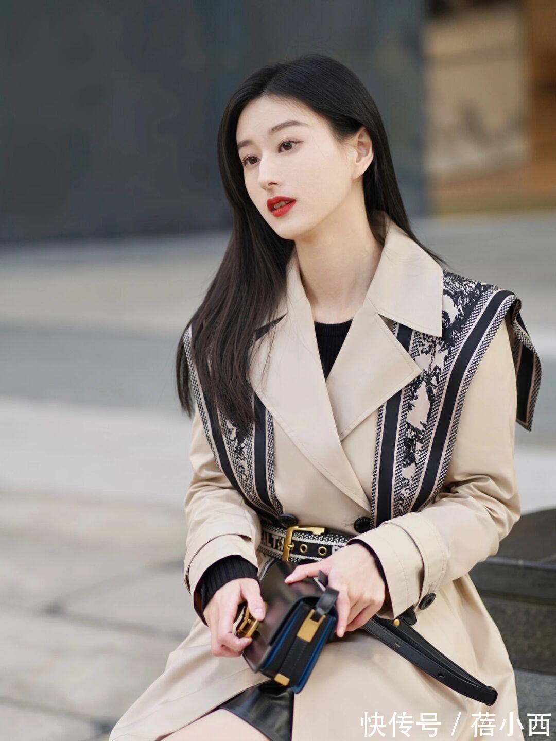 风衣 这个冬季终究还是被“风衣”惊艳了,优雅又时髦,怎么搭都好看