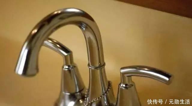 材质|水龙头买纯铜好还是不锈钢好做建材的朋友说，买错会影响健康