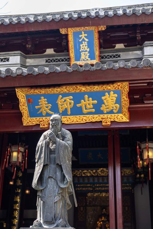 北京孔庙|大成殿前有一株“除奸柏”，看民国的老照片，才知道它名字的由来