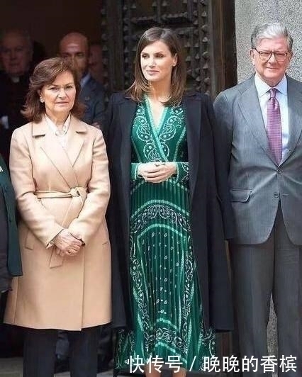 菠菜裙|凯特王妃和西班牙王后同穿“菠菜裙”，一个保守一个奔放，太美了