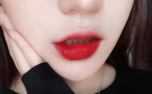 你的第一只大牌口红是哪个？除了999，90后更喜欢405，不愧是经典