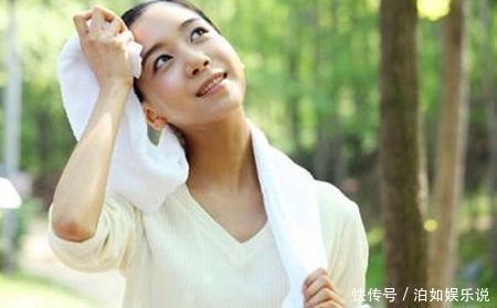 小红虾|夏天洗澡时，常犯一个“小错”，湿气会越来越重，4妙招有效祛湿