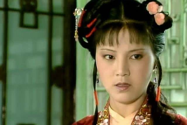  丫鬟|贾宝玉把丫鬟们当做姐妹，为何不尊重这个养育过他的长辈？