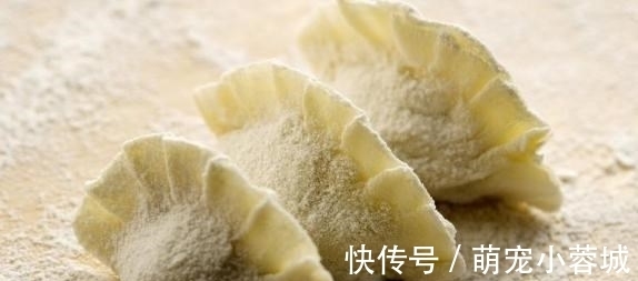 放在冰箱|为什么自己包的饺子放在冰箱里总冻裂？教你一招，怎么冻都不怕裂