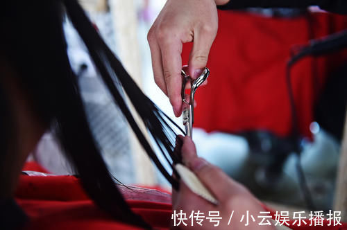 发质|碎发太多怎么办?三种方法轻松搞定毛躁碎发,让秀发更飘逸