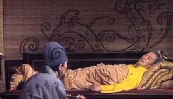 留下|刘备临死前留下10字，诸葛亮不听，导致蜀国成三国中最短命的国家