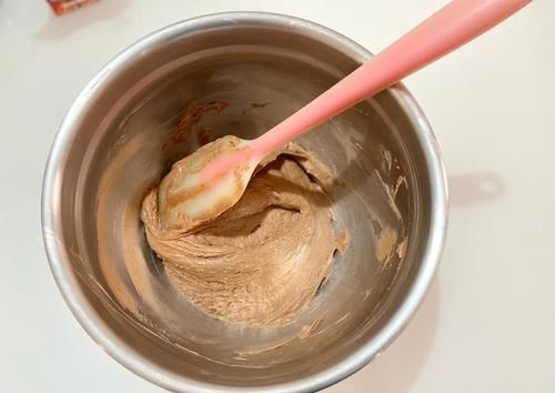  入回温|新手也能轻松做的巧克力小蛋糕，口感丰富、松软醇厚，快收藏！