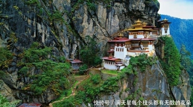 最贵|不丹最贵的佛寺建在悬崖之上，估值百亿美金每年却只开放一次