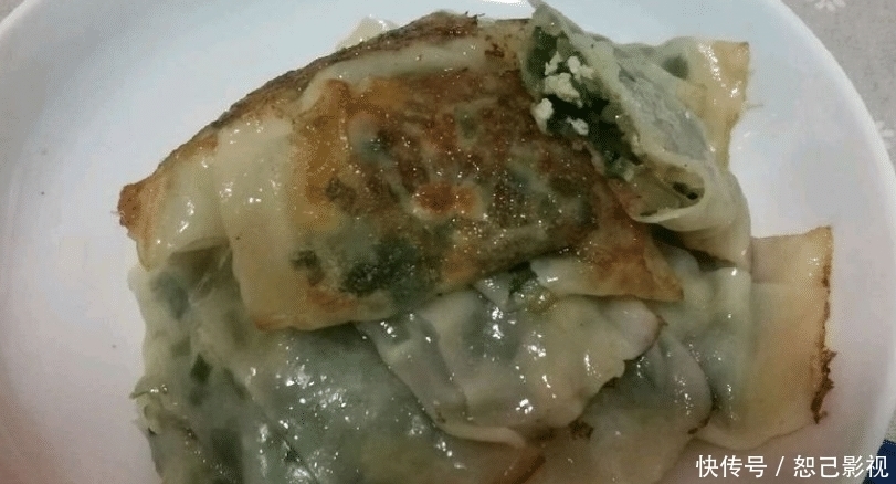 锅贴|木耳茴香鸡蛋馅锅贴,?爱吃面食的朋友有福了,学会了抓紧试一试吧