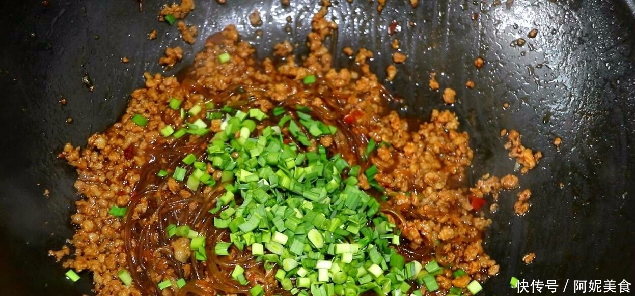 粉丝不用提前泡水,口感劲道爽滑,肉香四溢,教你做蚂蚁上树