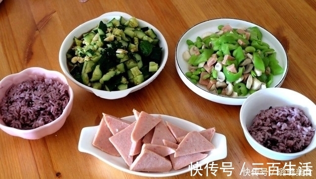 主食|三口人的晚饭吃得清淡些,三个菜一个主食,简单易做经济实惠